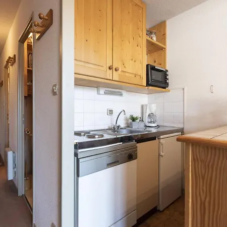 Apartment 4 Personnes Avec Balcon Proche Pistes De - Fr-1-296-316